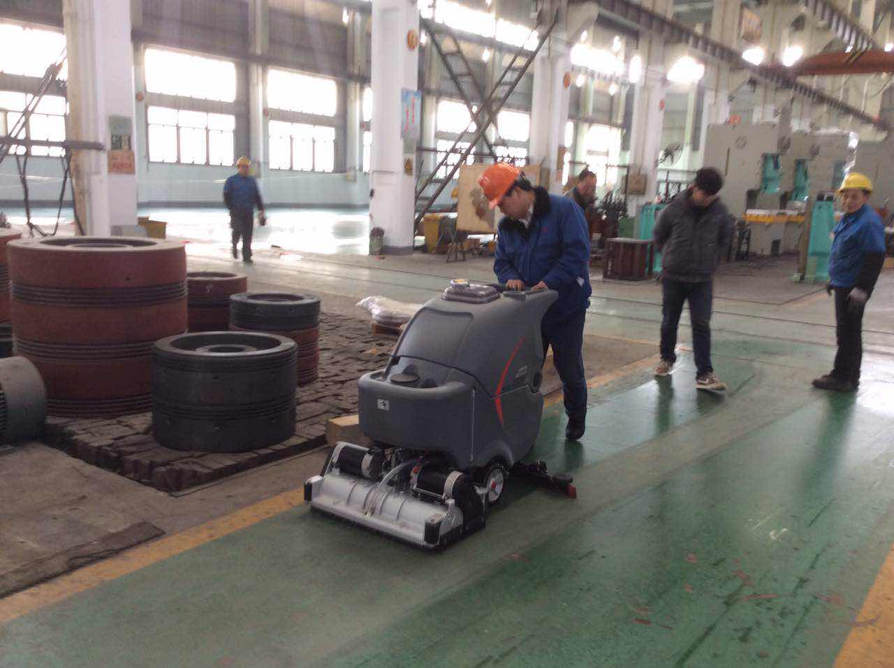 工廠地面油污多怎么清潔？